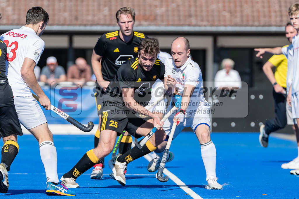 HK_20231001_104943 | 1.Bundesliga Herren Crefelder HTC - Harvestehuder THC am 1.10.2023 CHTC, Krefeld , Niklas Reuter ( Harvestehuder THC ) , Ehling Jonathan ( Crefelder HTC #22 )