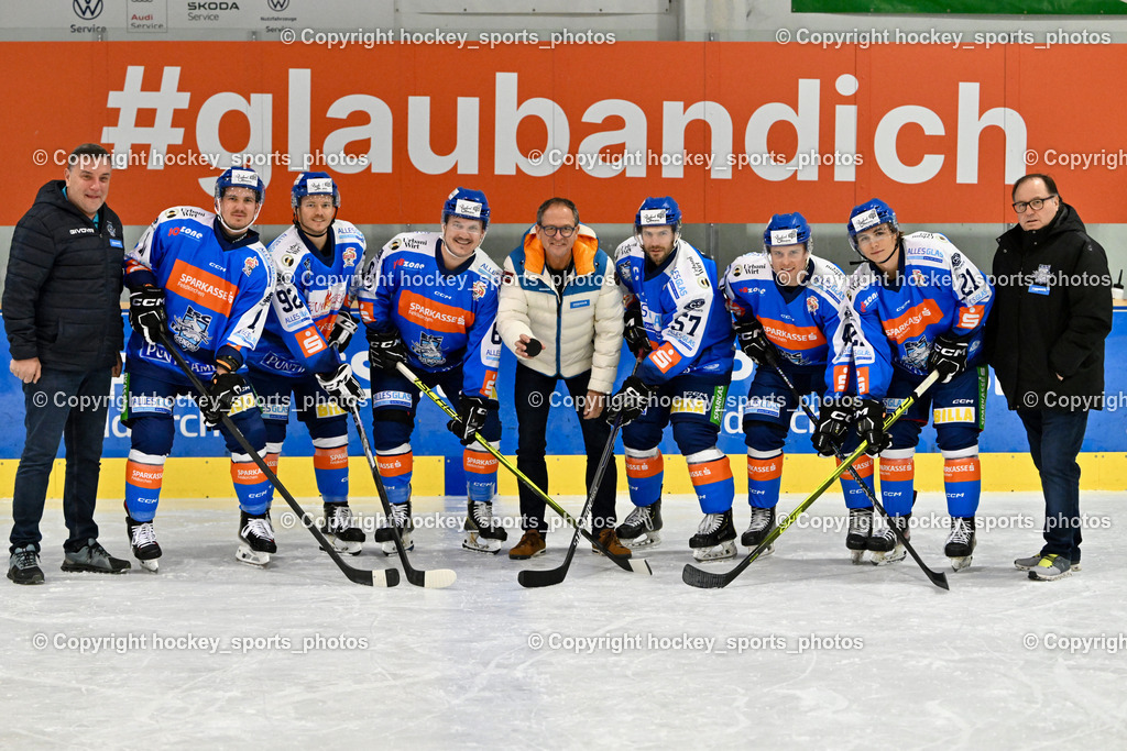 ESC Steindorf Sparkasse Feldkirchen Shooting | Hans Tschernutter Sektionsleiter ESC Steindorf, #21 WALDER PATRIK, #11 Luka Kalan, #92 RATZ PATRICK, #64 Stichauner Fabian, #57 Wilfan Franz, #46 Maurer Julian, Sportlicher Leiter ESC Steindorf Armin Rac, Gerhard Schreilechner, ESC Steindorf Sparkasse Feldkirchen Shooting, ESC Steindorf Sparkasse Feldkirchen Shooting am 24.10.2025 in Steindorf (Ossiachersee Halle), Austria, (Photo by Bernd Stefan)