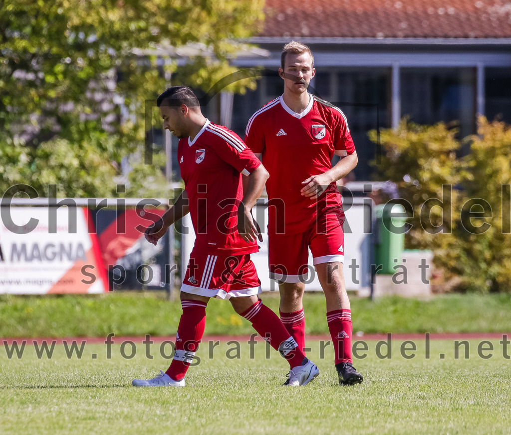 2023-09-02_015_SG_Markt_Schwaben_II_gegen_SV_Internationale_Taufkirchen_II | Markt Schwaben, Deutschland, 02.09.2023:
Fußball, C-Klasse 2023 / 2024, 3. Spieltag, (SG) Markt Schwaben II gegen SV Internationale Taufkirchen II, Endergebnis: 6:2

Sadik Hetemaj (SG Markt Schwaben, #8), Sebastian Hilger (SG Markt Schwaben, #2)

Foto: Christian Riedel / fotografie-riedel.net