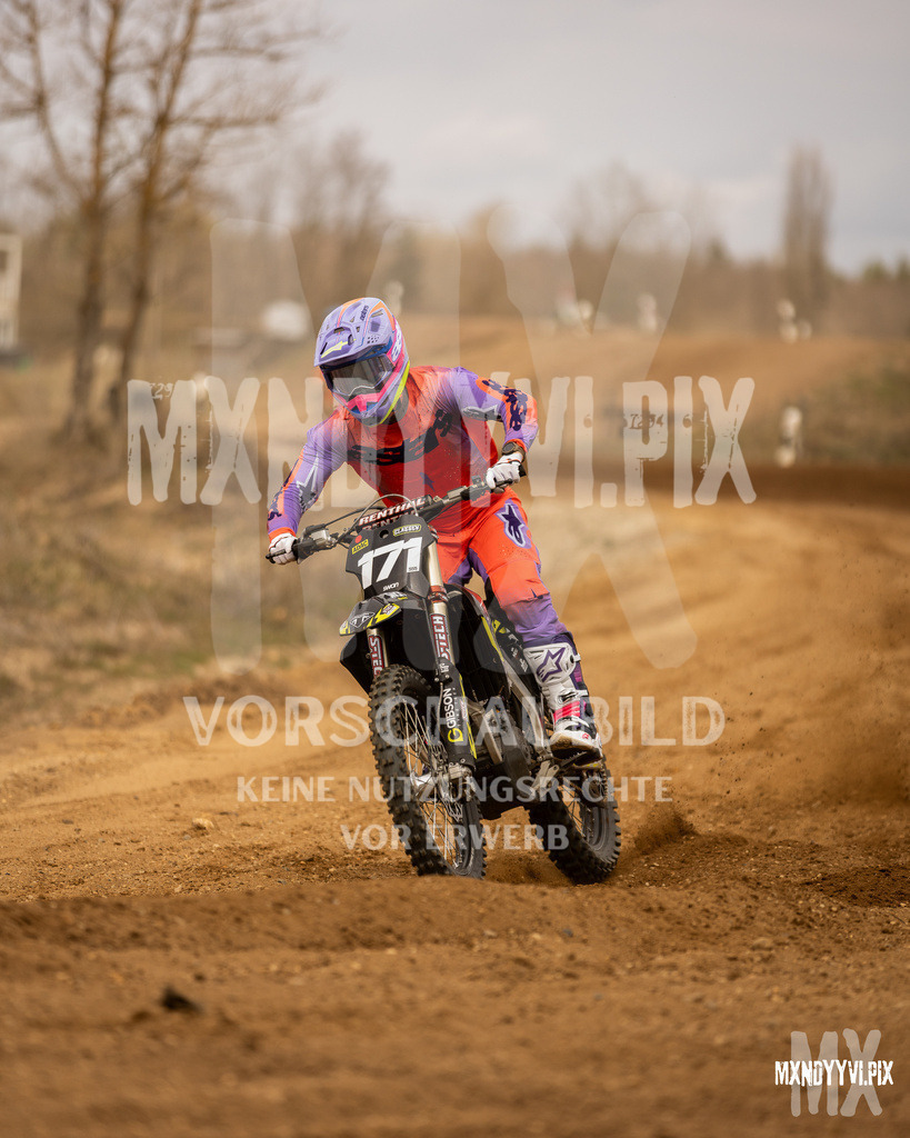 866A1371 | mxndyyvipix