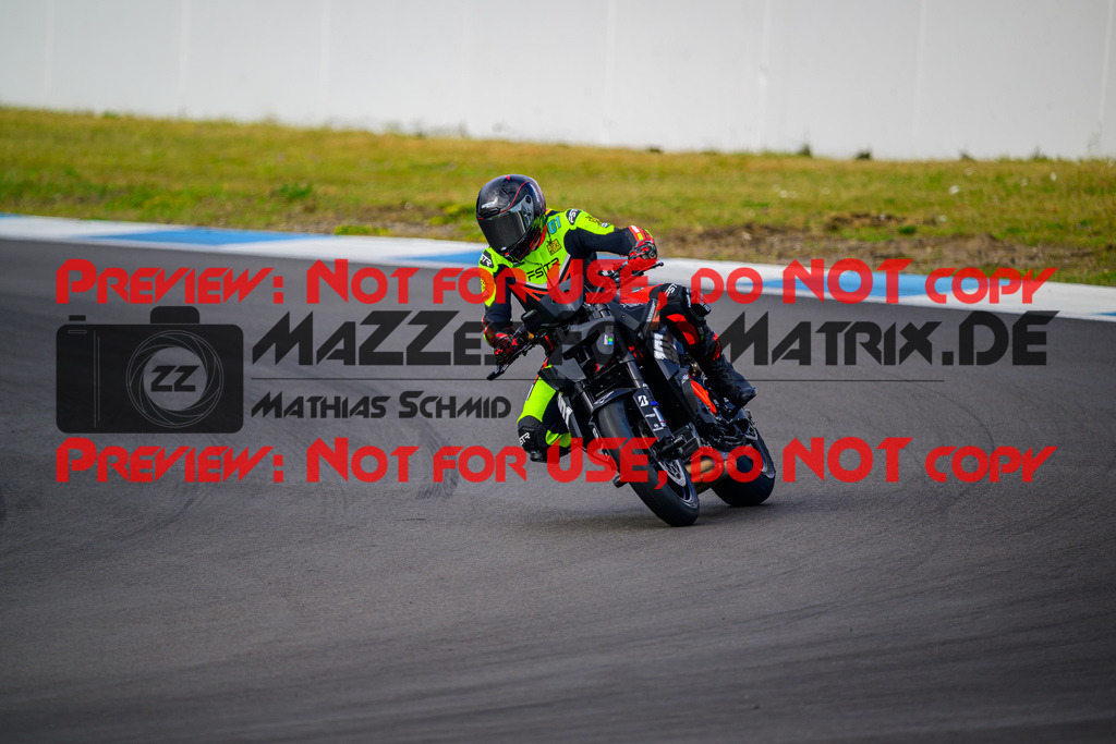 MaZZes_Fotomatrix_20250421_6007705_2007 | WEISS