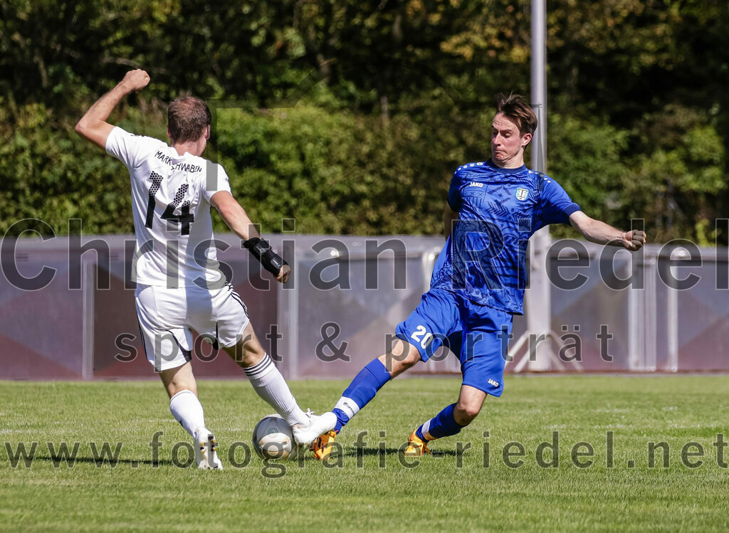 2023-09-02_073_SG_Markt_Schwaben_gegen_TSV_Hohenbrunn | Markt Schwaben, Deutschland, 02.09.2023:
Fußball, Kreisklasse 2023 / 2024, 3. Spieltag, (SG) Markt Schwaben gegen TSV Hohenbrunn, Endergebnis: 2:0

Andreas Häusler (SG Markt Schwaben, #14), Felix Ballhorn (TSV Hohenbrunn, #20)

Foto: Christian Riedel / fotografie-riedel.net
