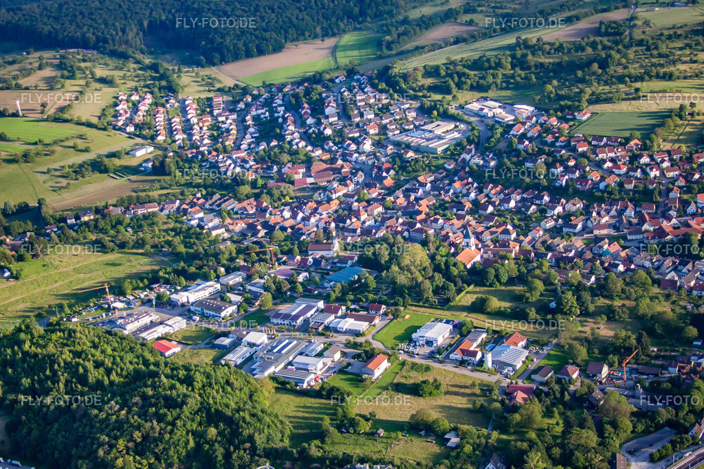 Ortsansicht | Luftbild: Ortsansicht im Ortsteil Wössingen in Walzbachtal im Bundesland Baden-Württemberg in Deutschland. Foto: IMG_57850.jpg vom 14.06.2013 durch Werner Riehm/FLY-FOTO.de - Realisiert mit Pictrs.com