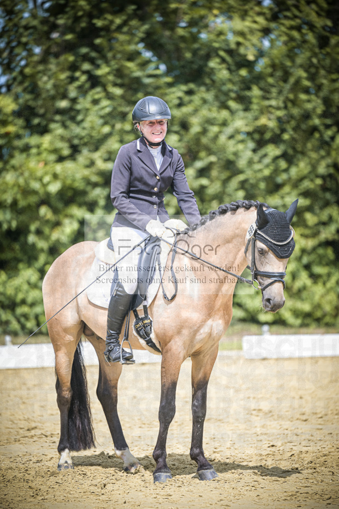 DOS_0325 | Entdecke hochwertige Reitturnierfotos von Foto Oger. Professionell, emotional und authentisch – jetzt Lieblingsmomente im Shop bestellen.Deutschlandweite Turnierfotografie. - Realisiert mit Pictrs.com