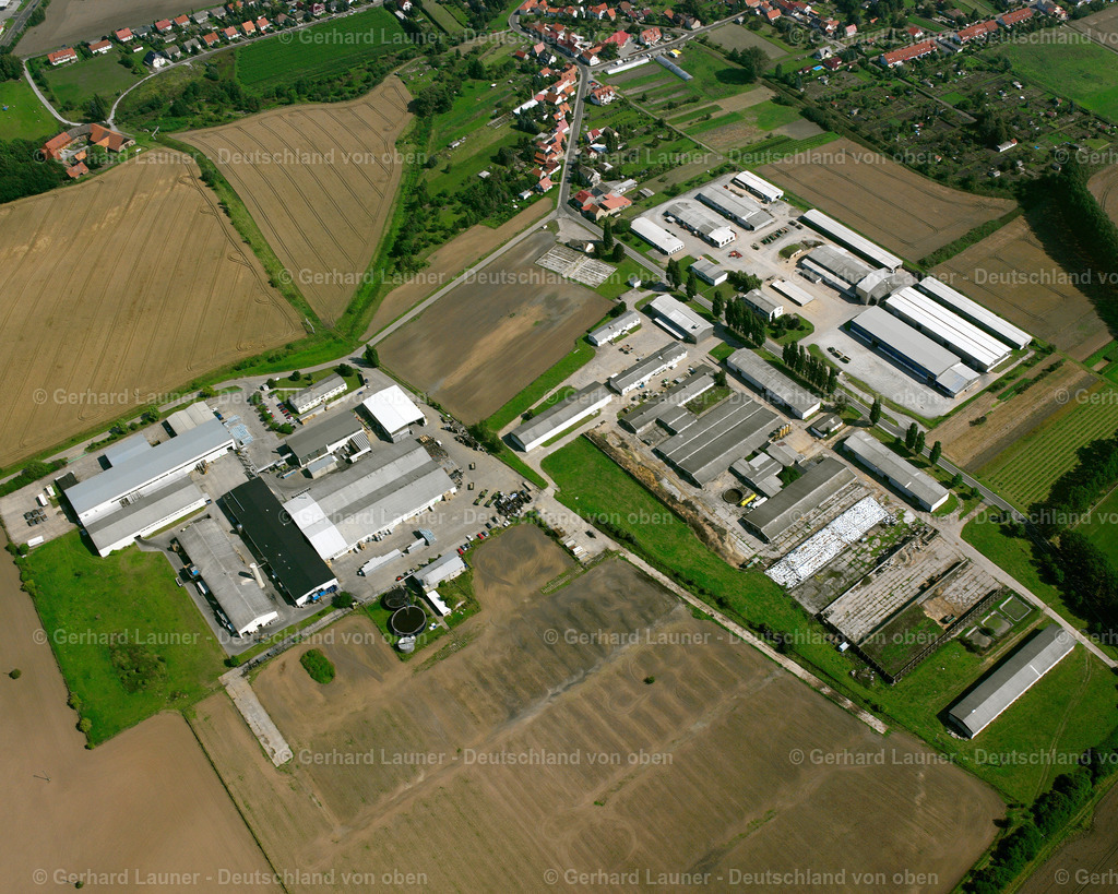 2589280 | NIEDERDORLA 01.08.2005 Gewerbegebiet und Firmenansiedlung  in Niederdorla im Bundesland Thüringen, Deutschland // Industrial estate and company settlement  in Niederdorla in the state Thuringia, Germany Foto: Gerhard Launer