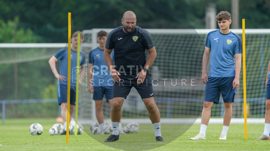 Fußball, Herren, Saison 2025/2026, Regionalliga Nordost, Trainingsauftakt des FSV 63 Luckenwalde am 18.06.2025 im Werner-Seelenbinder-Stadion, | Fußball, Herren, Saison 2025/2026, Regionalliga Nordost, Trainingsauftakt des FSV 63 Luckenwalde am 18.06.2025 im Werner-Seelenbinder-Stadion, Im Bild: Cheftrainer Michael Braune - Realisiert mit Pictrs.com
