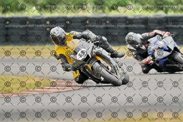 25bt05-1318 | markuskiefer.com - Realisiert mit Pictrs.com