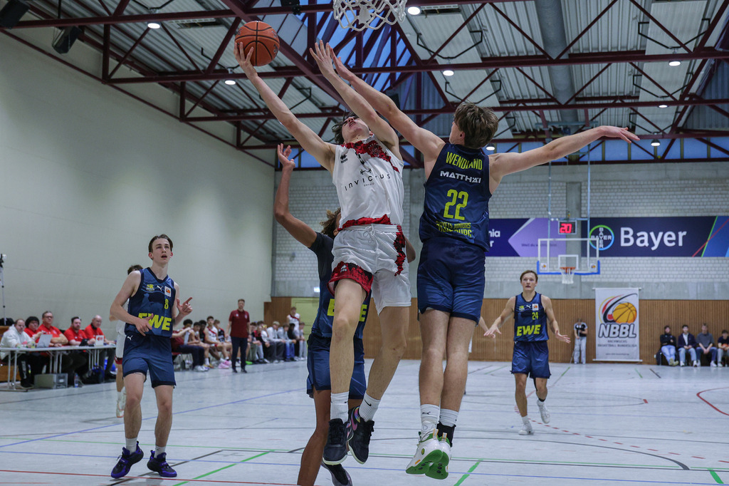 NBBL BAYER GIANTS vs EWE Baskets Juniors Oldenburg-65 | Fotos von Basketballspielen aus dem Raum NRW fotografiert von Gero Mueller-Laschet und Daniel Schaefer - Realisiert mit Pictrs.com