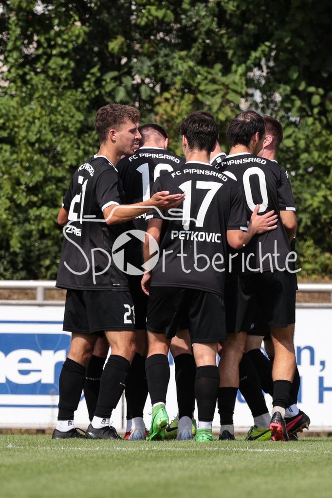 TSV 1861 Nördlingen - FC Pipinsried | Jubel nach Treffer zum 0-1 durch Nico KARGER (FCP #30)