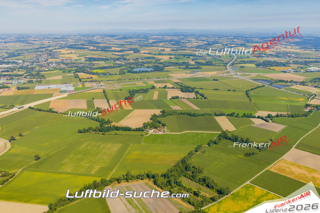 Hartkirchen Pocking Bild- Das Luftbild wurde 2025 vom UL-Flugzeug heraus erstellt ( keine Drohne ) - Hochauflösende Luftaufnahme -Nicht vergleichbar mit Google Maps oder Satelittenbilder- Die Geschenkidee !Mit Lizenz und Bildrechte bestellbar