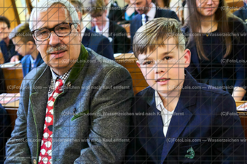 ALP2171_Pfarrfirmung Wieselburg | (C)FotoLois.com, Alois Spandl, Pfarrfirmung in Wieselburg mit Firmspender Eduard Gruber (ehemaliger Generalvikar der Diözese St. Pölten), Sa 3. Juni 2023.