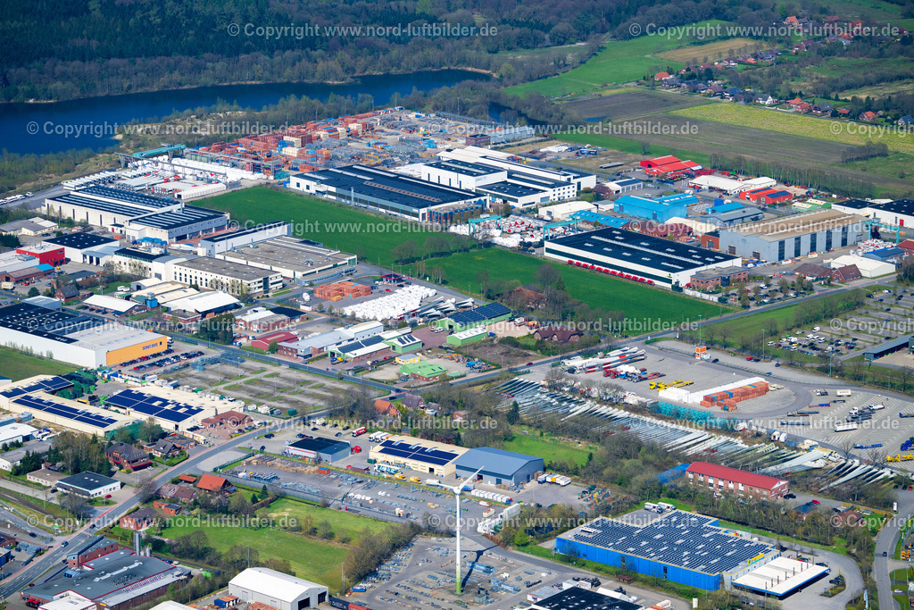 Aurich_Gewerbegebiet_Kreihüttenmoor_ELS_8502170423 | AURICH 17.04.2023 Industrie- und Gewerbegebiet Sandhorst in Aurich im Bundesland Niedersachsen. // Industrial and commercial area Sandhorst in Aurich in the state Lower Saxony. Foto: Martin Elsen