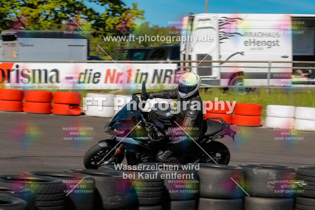 Moto-TeamOBK-21341 | Hier findet Ihr Bilder von Touristenfahrten auf der Nürburgring Nordschleife oder von anderen Veranstaltungen die ich besucht habe. Viel Spass beim Durch Schauen 
