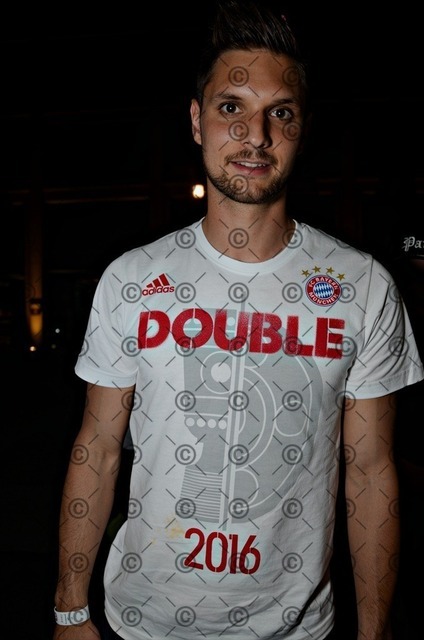 RGE_6432 | Sven Ulreich gewinnt mit Bayern München nach Elfmeterschießen 4:3 gegen Borussia Dortmund und holt sich den DFB-Pokal 2016 im Berliner Olympiastadion. - Realisiert mit Pictrs.com