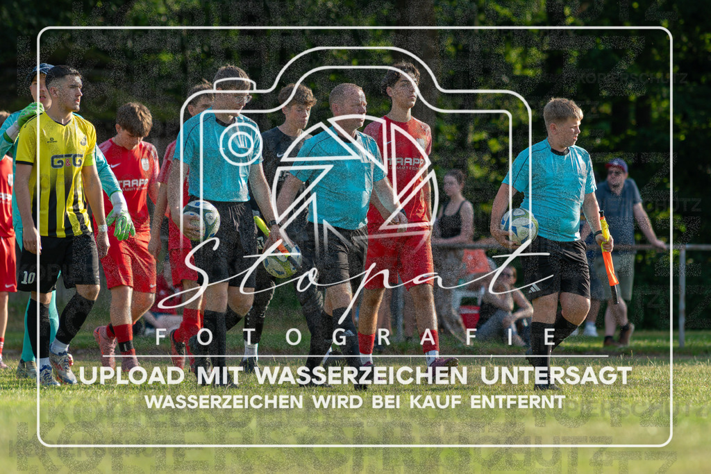 U17 Kreismeisterschaftsfinale HK - SG Fulde vs. TV Jahn Schneverdingen | Markus Wolkenhauer (Schiedsrichter), Joschua Sittkus (Schiedsrichterassistent), Lasse Stimming (Schiedsrichterassistent); U17 Kreismeisterschaftsfinale HK - SG Fulde vs. TV Jahn Schneverdingen am 24.06.26 in Heidmarkstadion, Bad Fallingbostel - Realisiert mit Pictrs.com