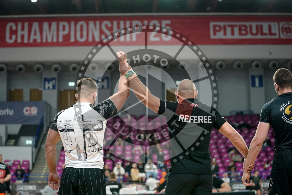 20250518PBB1960 | Athletes compete during the second day of the ADCC Amateur World Championship on May 18, 2025 in Warsaw, Poland. © Chiara Dazi / photoblackbelt