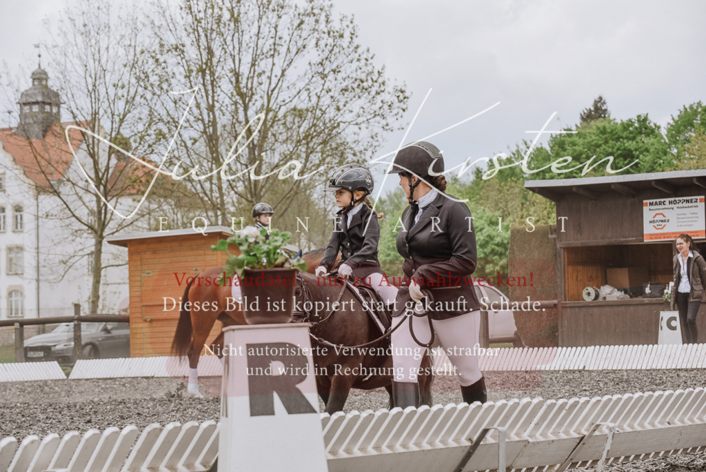 20230514_JK-Röhrsdorf-25-116 | Pferde- und Turnierfotografie in Westsachsen. Pferdeportraits, Auftragszeichnungen und intuitive Kunst.