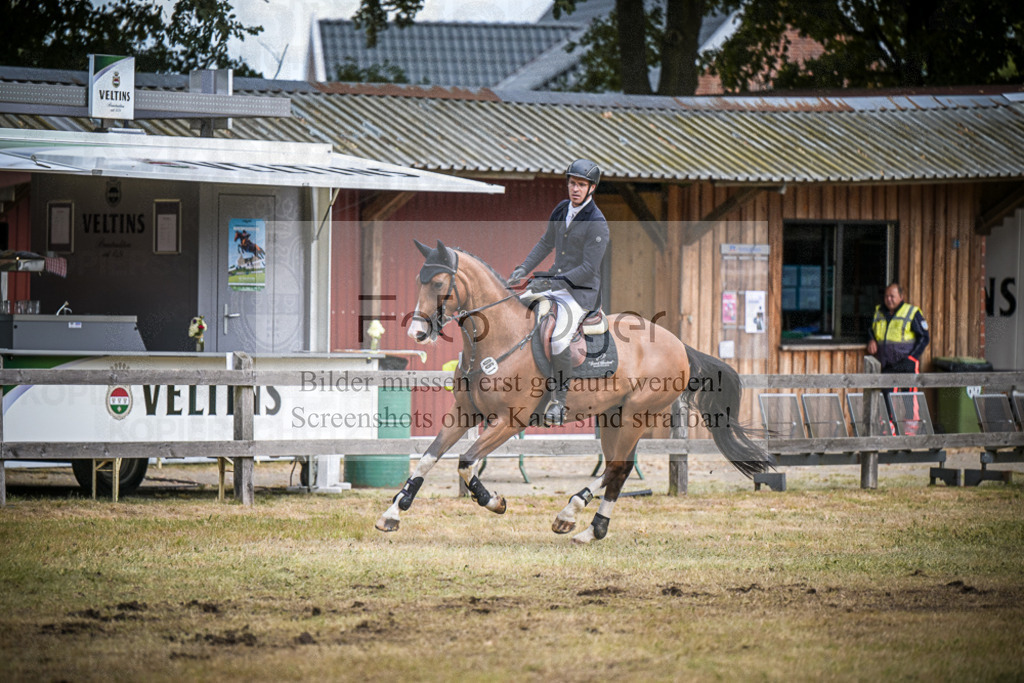 DOS_0376 | Entdecke hochwertige Reitturnierfotos von Foto Oger. Professionell, emotional und authentisch – jetzt Lieblingsmomente im Shop bestellen. - Realisiert mit Pictrs.com