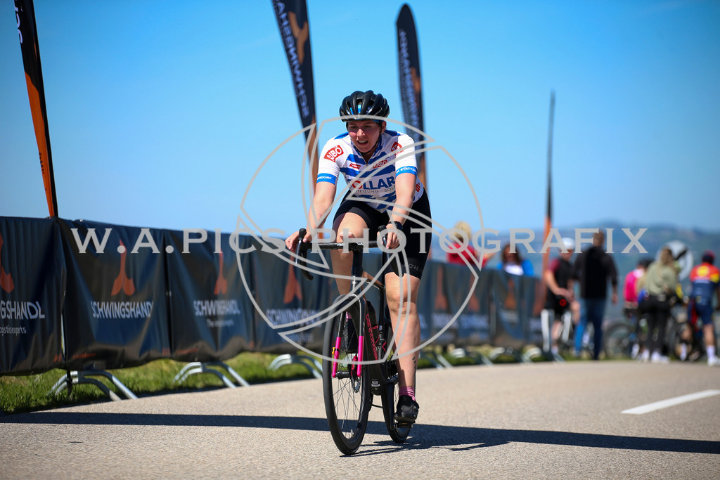 ..... | Wels, 23.04.2026, Kirschblüten Radrennen 2026 , Image shows: Photo: Wapics / Willdoner Andreas