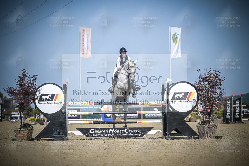 DOS_0699 | Entdecke hochwertige Reitturnierfotos von Foto Oger. Professionell, emotional und authentisch – jetzt Lieblingsmomente im Shop bestellen. - Realisiert mit Pictrs.com