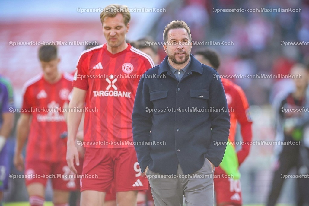 1FC23022502255 | 23.02.2025, Fußball, 1. FC Köln - Fortuna Düsseldorf, 2.. Fußball Bundesliga, 23. Spieltag, RheinEnergie-STADION, Saison 2024 2025: Vincent Vermeij (Fortuna Düsseldorf #9) neben Christian Weber (Sportdirektor Fortuna Düsseldorf)DFB regulations prohibit any use of photographs as image sequences and or quasi-video.