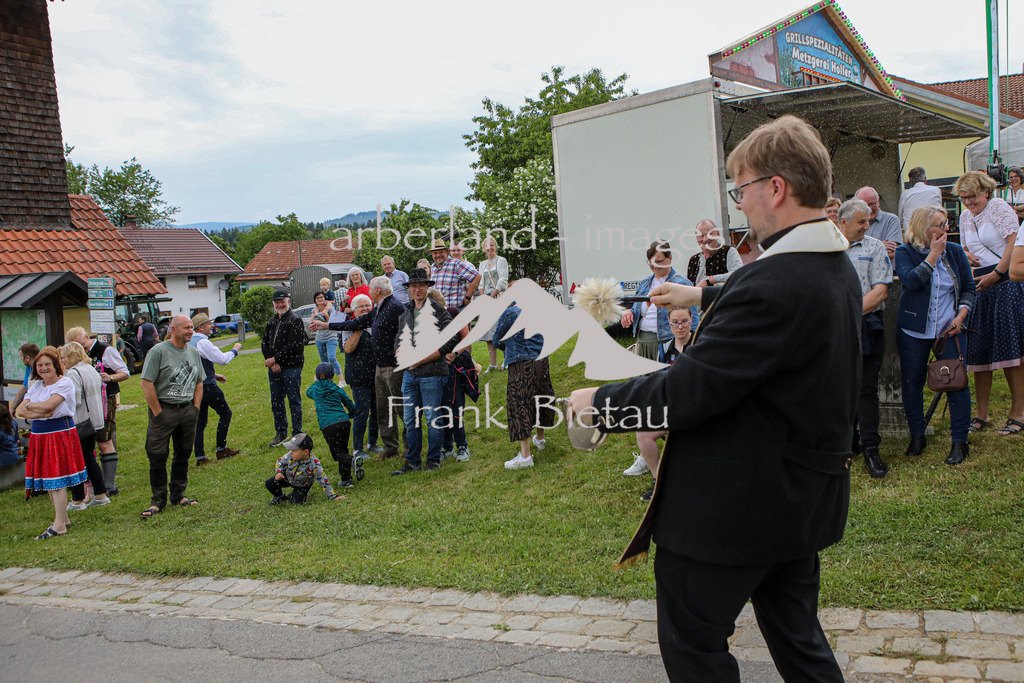 OE7A8793 | Auch die Besucher wurden nass