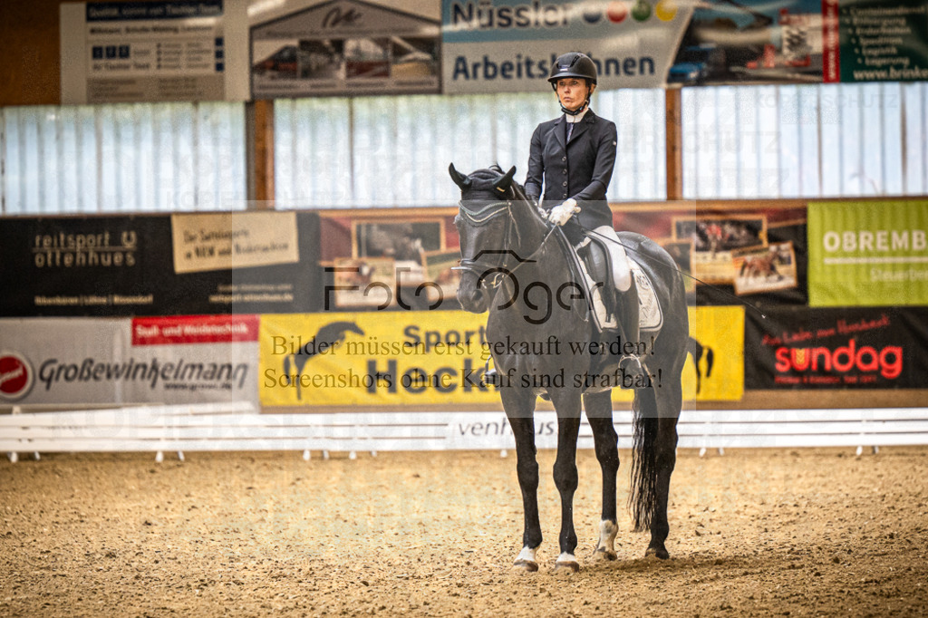 DOS_2578 | Entdecke hochwertige Reitturnierfotos von Foto Oger. Professionell, emotional und authentisch – jetzt Lieblingsmomente im Shop bestellen.Deutschlandweite Turnierfotografie. - Realisiert mit Pictrs.com