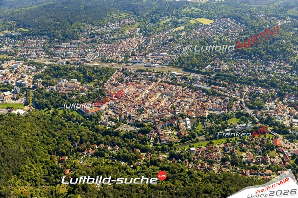 Luftbild Meiningen - Die Luftaufnahme wurde 2025 vom UL-Flugzeug heraus erstellt ( keine Drohne ) - Hochauflösende Luftaufnahme - für professionelle Ausdrucke geeignet. Die Geschenkidee !Hier alle&nbsp;Infos zur Lizenzierung der LuftaufnahmeWir fliegen auch dieses Jahr wieder in Ihre Region um Luftbilder zu erstellen.- Luftbild anfragen