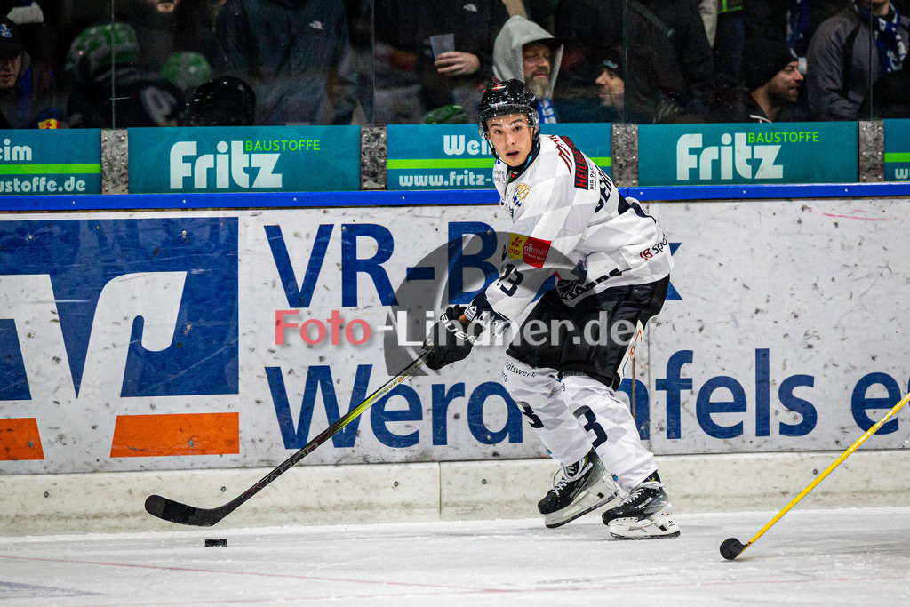TSV Peißenberg MINERS gegen HC Landsberg RIVERKINGS | Eishockey Bayernliga Herren Vorrunde 2024/25, TSV Peißenberg MINERS gegen HC Landsberg RIVERKINGS, 20241108,Filip BERGSDORF (RIVERKINGS 13) in Aktion, Freisteller,2024-11-08 in Peißenberg (Eisstadion Peißenberg)Filip BERGSDORF (RIVERKINGS 13)Copyright: WolfgangxLindner foto-lindner.de