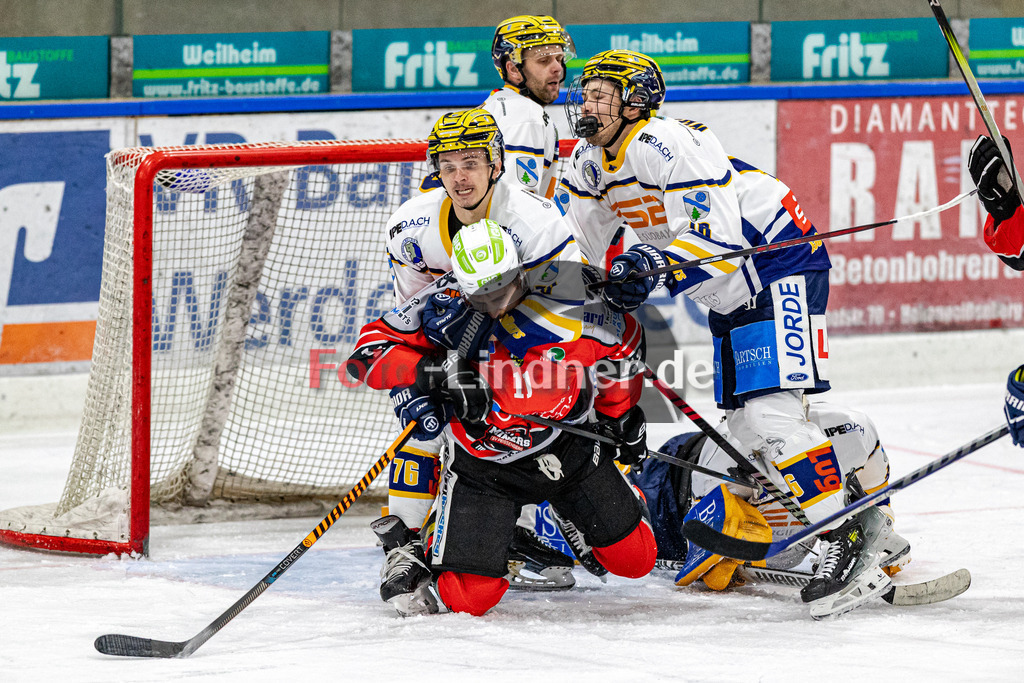 TSV Peißenberg Miners vs ESC River Rats Geretsried | Eishockey Bayernliga 2023/2024, TSV Peißenberg Miners vs ESC River Rats Geretsried,
Kampf vor dem Tor von Dominik GRAUBIG (River Rats Goali 34),
2023-10-15 in Peißenberg (Eisstadion)
11 Florian SIMON (Miners 11), 16 Danyel WAIZMANN (River Rats 16), 76 Jakub REZAC (River Rats 76), 70 Ondrej HORVATH (River Rats 70)
Copyright: WolfgangxLindner foto-lindner.de