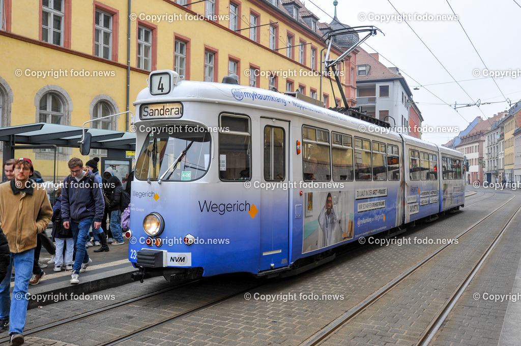 Deutschland_ Bayern_ Wuerzburg_ 23.01.2025-3 | 23.01.2025, Deutschland, GER, Bayern, Wuerzburg im Bild Stadtansichten, Strassenbahn, Bim, Verkehr, oeffentlicher Verkehr, Nahverkehr, Menschen, kreisfreie Stadt in Bayern, Bezirk Unterfranken