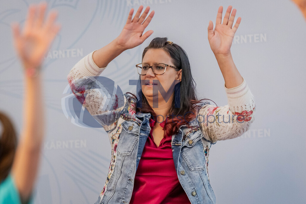 TM-20250605-0018 | Pressetermin mit Landesrätin Sara Schaar, Fachreferent für Jugend Joachim Zmölnig, der Dreikönigsaktion und Katholischen Jungschar.Spiegelsaal, Klagenfurt, Österreich.Copyright: TM Sportscapture/Matthias Trinkl