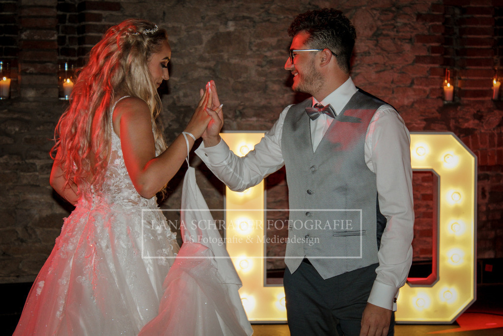 Hochzeit Sven _ Evi 08.07.22 Freie Trauung-09 | lanaschraderfotografie - Realisiert mit Pictrs.com