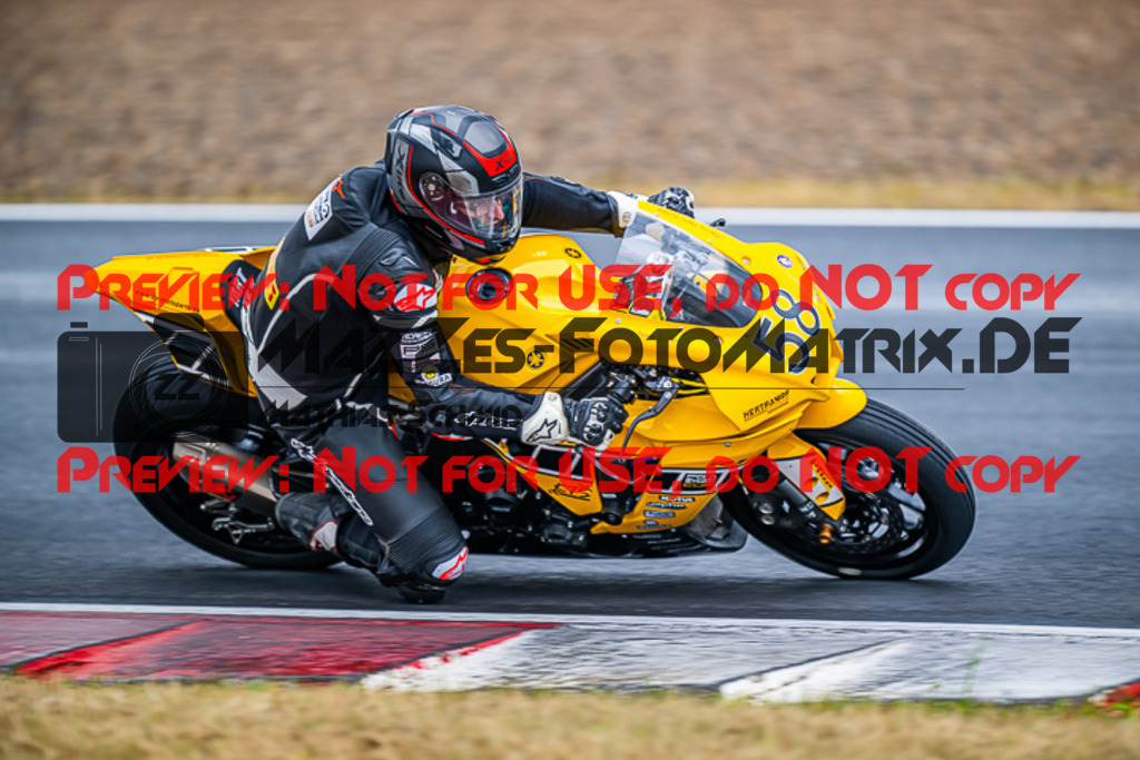 MaZZes_FotoMatrix_220625_7462 | PROSUPERSTOCK