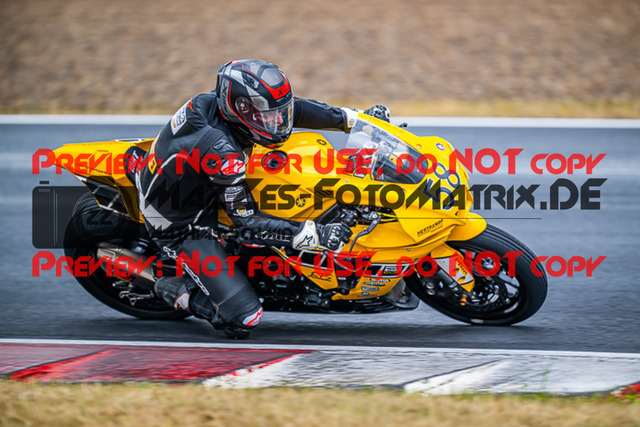 MaZZes_FotoMatrix_220625_7462 | PROSUPERSTOCK
