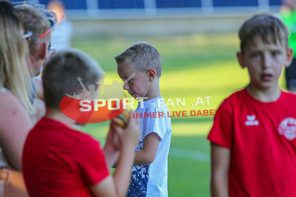 SG Krumpendorf/Pörtschach - ASKÖ Gurnitz 1-2, 1. Klasse C | Kinder, Zuschauer SG Krumpendorf/Pörtschach - ASKÖ Gurnitz 1-2 am 20.08.2023 in Krumpendorf
(Sportplatz), Austria, (Photo by Ernst Krawagner sport-fan.at) - Realisiert mit Pictrs.com