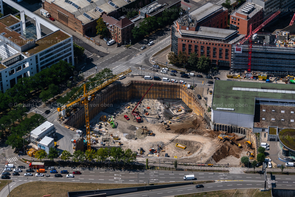 4034713 | STUTTGART 22.07.2020 Baustelle zum Neubau des Hochhaus- Gebäudekomplexes „Porsche Design Tower Stuttgart“ an der Ecke Heilbronner Straße Ecke Siemensstraße am Pragsattel im Ortsteil Feuerbach-Ost in Stuttgart im Bundesland Baden-Württemberg, Deutschland. Weiterführende Informationen bei: Bülow AG,  Dr. Ing. h.c. F. Porsche AG,  Ed. Züblin AG,  Radisson Hospitality, Inc.. // Construction site for new high-rise building complex a??Porsche Towera?? on corner Heilbronner Strasse corner Siemensstrasse in the district Feuerbach-Ost in Stuttgart in the state Baden-Wuerttemberg, Germany. Further information at: Buelow AG,  Dr. Ing. h.c. F. Porsche AG,  Ed. Zueblin AG,  Radisson Hospitality, Inc.. Foto: Gerhard Launer