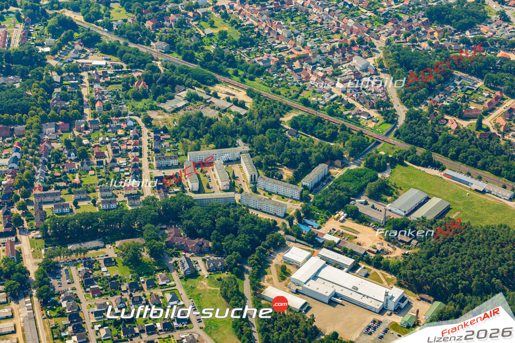 Luftbild Vs Google Maps  Schillerplatz  Grabow -Das Luftbild wurde 2025 vom UL-Flugzeug heraus erstellt ( keine Drohnenluftbilder ) - Hochauflösende Luftaufnahme -Nicht vergleichbar mit Google Maps oder Satelittenbilder- Die Geschenkidee !Mit Lizenz und Bildrechte bestellbar