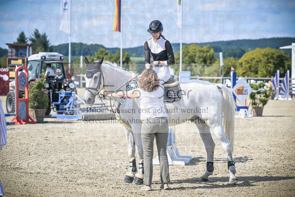 DOS_0039 | Entdecke hochwertige Reitturnierfotos von Foto Oger. Professionell, emotional und authentisch – jetzt Lieblingsmomente im Shop bestellen.Deutschlandweite Turnierfotografie. - Realisiert mit Pictrs.com