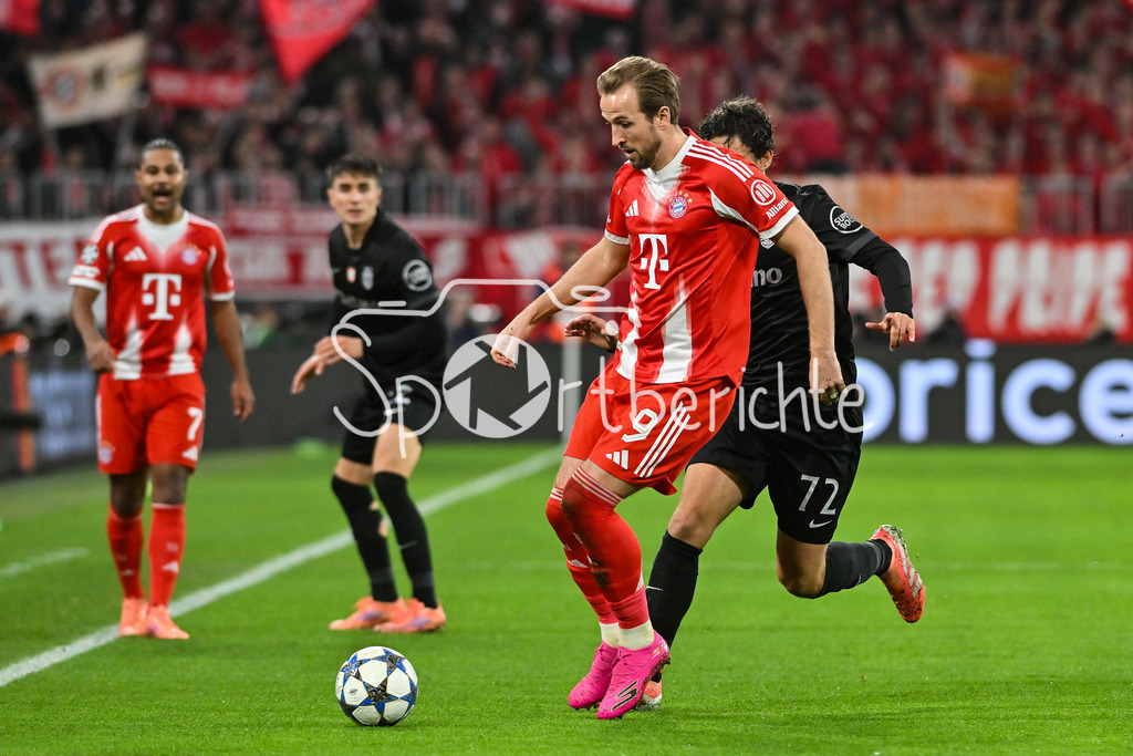FC Bayern München - Sporting Lissabon | MUNICH, GERMANY - 09. DECEMBER: im Duell Harry KANE (FC Bayern Munich 9) und Eduardo QUARESMA (Sporting CP 72) während dem Match zwischen dem FC Bayern München und Sporting Lissabon am 6. Spieltag der UEFA Champions League Ligaphase in der Allianz Arena