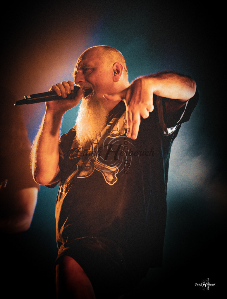 Justice 23.12.2025 | Frank Herberich Fotografie, Frank Herberich, Fotografie, Hochzeit, Portrait, St. Peter Ording, Ording, Westerhever, Nordsee, Frank Fotografie, Hardheim,  Odenwald,Walldürn, Band,Eventfotografie - Realisiert mit Pictrs.com