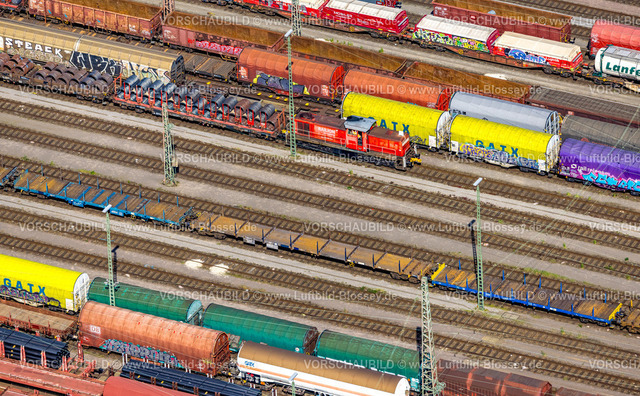 Hagen240504125 | Luftbild, Güterwaggons und Güterzüge auf dem Rangierbahnhof Hagen-Vorhalle in bunten Farben, Formen und Farben, Vorhalle, Hagen, Ruhrgebiet, Nordrhein-Westfalen, Deutschland