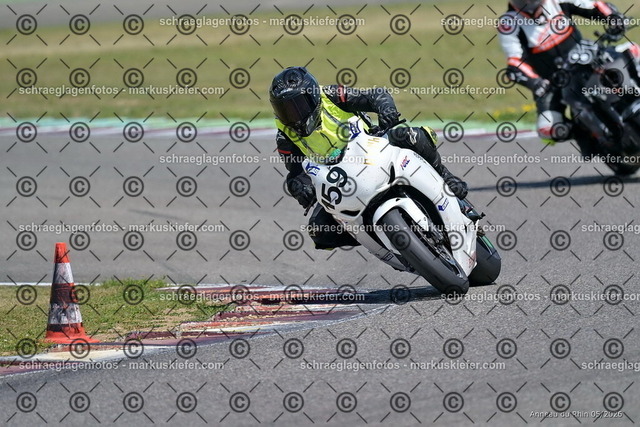 26BT02-1871 | markuskiefer.com - Realisiert mit Pictrs.com