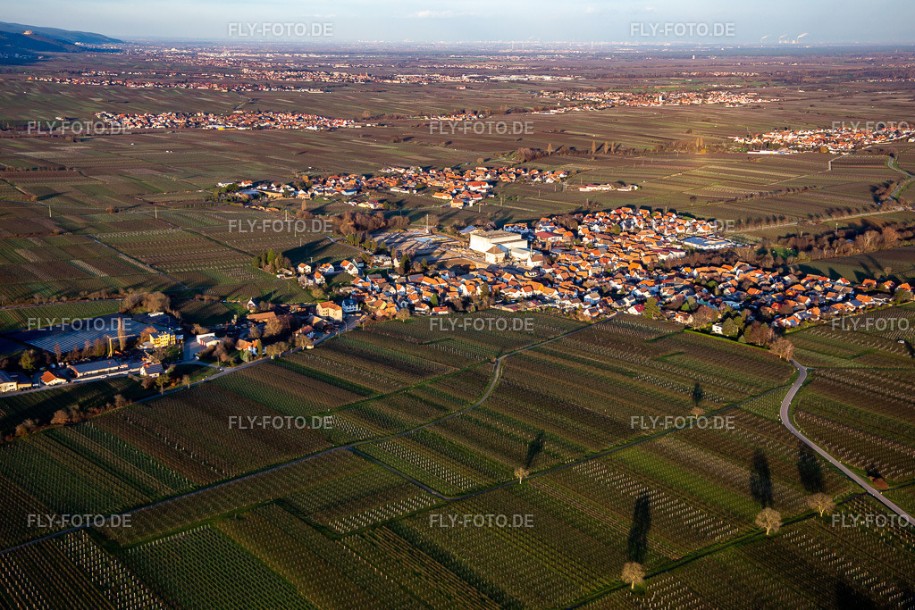 Ortsansicht von Südwesten www.boechingen.de | Luftbild: Ortsansicht von Südwesten www.boechingen.de in Böchingen im Bundesland Rheinland-Pfalz in Deutschland. Foto: IMG_135825.jpg vom 18.01.2023 durch ©2025 Werner Riehm fly-foto.de/copyright - Realisiert mit Pictrs.com