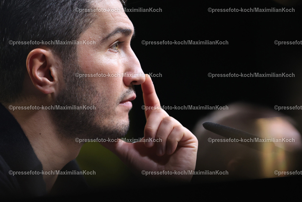 BVB15122401138 | 15.12.2024, Fußball, Borussia Dortmund - TSG 1899 Hoffenheim, 1. Fußball Bundesliga, 14. Spieltag, Signal Iduna Park, Saison 2024 2025: Pressekonferenz mit den Trainern nach dem Spiel - Trainer Nuri Sahin (Cheftrainer BVB) sichtlich unzufrieden mit der Leistung DFB regulations prohibit any use of photographs as image sequences and or quasi-video.