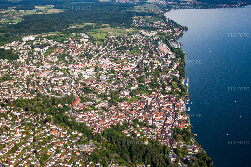 Luftbild: Stadt Überlingen am Ufer des Bodensee in Überlingen im Bundesland Baden-Württemberg in Deutschland. Foto: IMG_57500.jpg vom 08.06.2013 durch Werner Riehm/FLY-FOTO.de