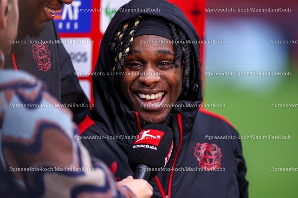 Lev02022502293 | 02.02.2025, Fußball, Bayer 04 Leverkusen - TSG 1899 Hoffenheim, 1. Fußball Bundesliga, 20. Spieltag, BayArena, Saison 2024 2025: Jeremie Frimpong (Bayer04 Leverkusen #30)DFB regulations prohibit any use of photographs as image sequences and or quasi-video.