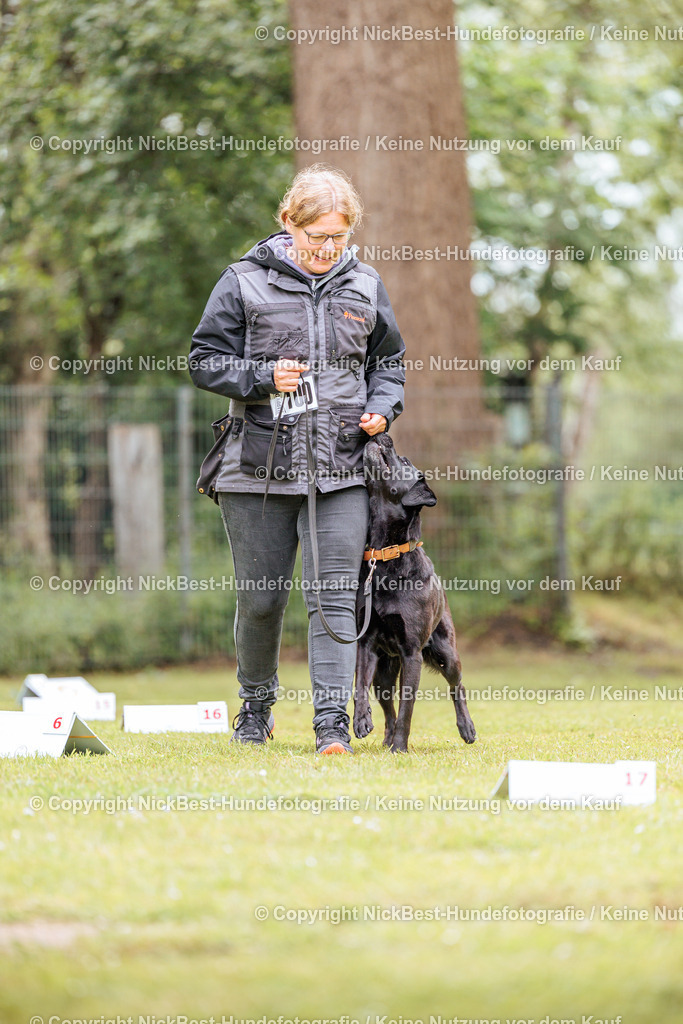RO-Blumenthal-2026-Nickbest-Hundefotografie-5121 | Dein Hund! Dein Moment! Deine Erinnerungen! Hundefotografie in Bremen Blumenthal. Ich fange die besonderen Momente deines Vierbeiners ein – ob Indoor mit Blitzanlage oder in der freien Natur. Sicher dir dein Moment und dein Termin für eure Erinnerungen.