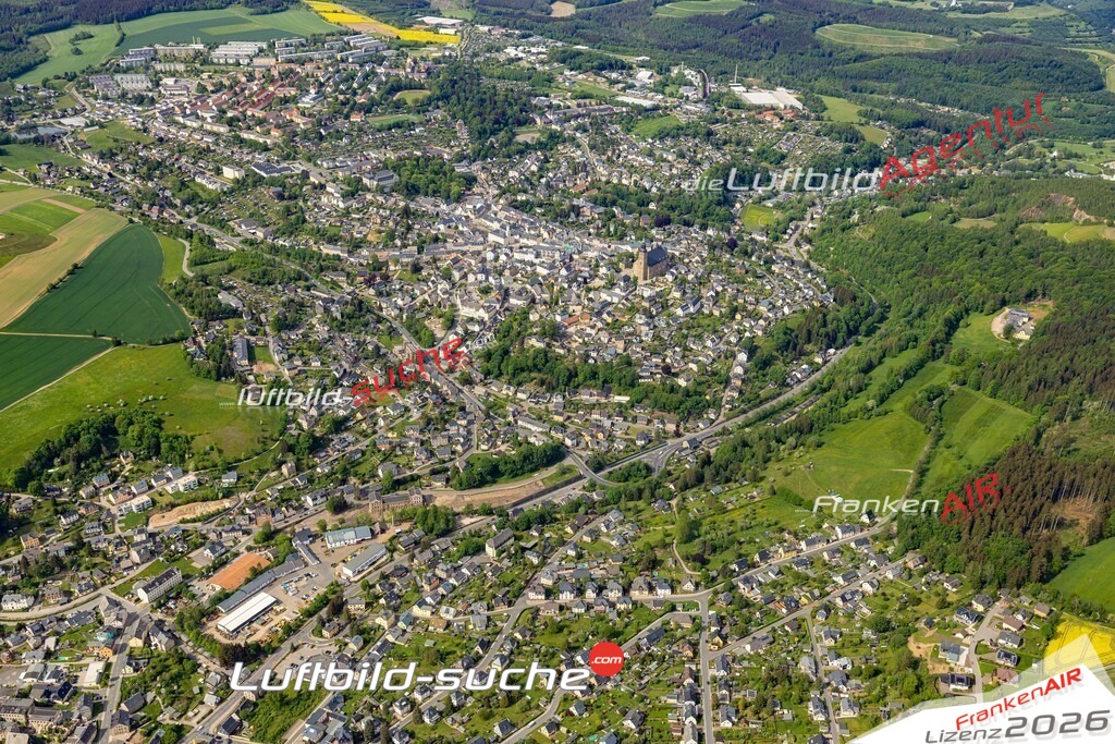 Das Luftbild der Stadt Schneeberg wurde 2022 vom Flugzeug heraus erstellt (keine Drohnen-Aufnahmen) Aufnahmehöhe ca.450 Meter- hohe Bildauflösung und Druck-Qualität. Garantiert!