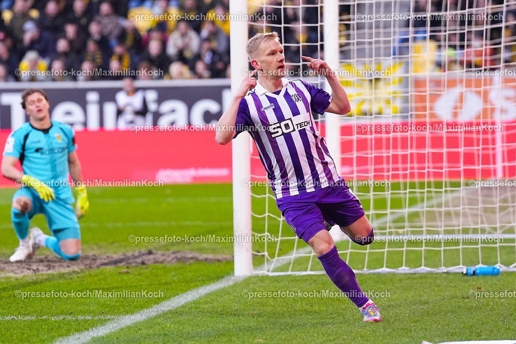 xYDRx17012601019 | 17.01.2026, xydrx, Fußball, 3.Liga, TSV Alemannia Aachen - VfL Osnabrück, Saison 2025 2026, Tivoli: Torjubel nach dem Tor zum 1:0 für den VfL Osnabrück durch Torschütze Bryan Henning (VfL Osnabrück #6)        DFB regulations prohibit any use of photographs as image sequences and or quasi-video. Photo: xYannisxDreimannxPressefotoKochx